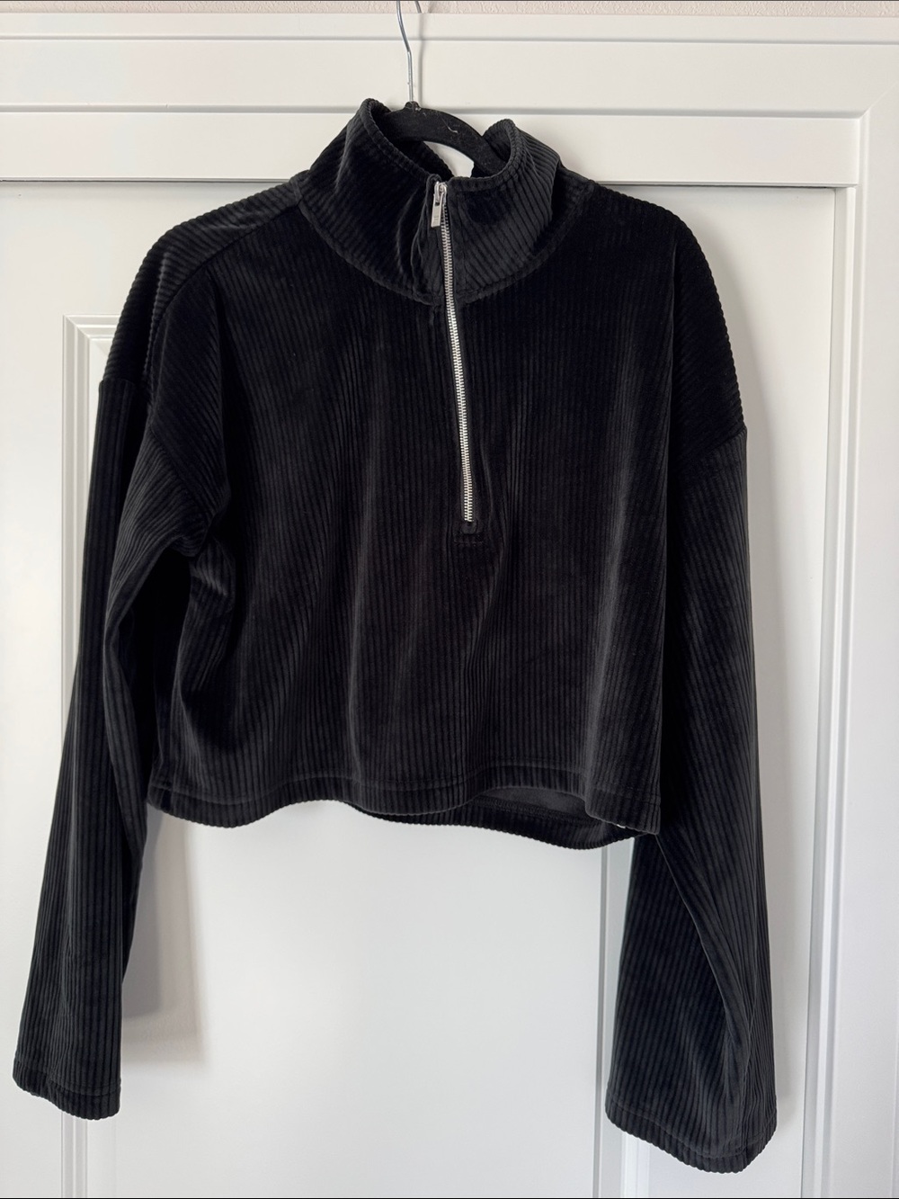 Fabletics cropped Black Ribbed Quarter-Zip Pullover Sweatshirt